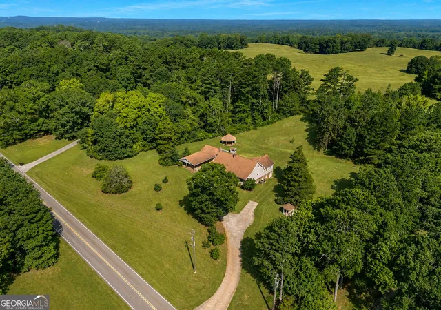 Photo 1 of Single family home for sale at 1687 Ne Hickory Level Road, Villa Rica, GA 30180 | MLS# 10706833 | Listing updated on 2026-09-04