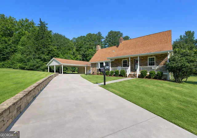 Photo 3 of Single family home for sale at 1687 Ne Hickory Level Road, Villa Rica, GA 30180 | MLS# 10706833 | Listing updated on 2026-09-21
