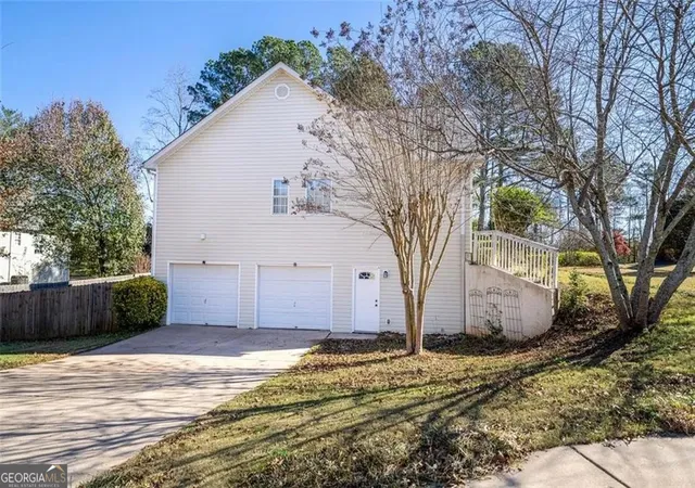 Photo 2 of Single family home for sale at 5810 Woodberry Walk, Cumming, GA 30028 | MLS# 10785949 | Listing updated on 2026-09-06