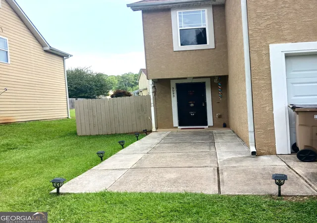 Photo 3 of Single family home for sale at 3943 Alderwoods Dr, Jonesboro, GA 30236 | MLS# 10817450 | Listing updated on 2026-10-01