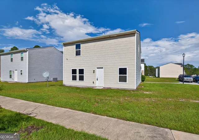 Photo 3 of Single family home for sale at 215 Barbour Ln, Hinesville, GA 31313 | MLS# 10850608 | Listing updated on 2026-10-06