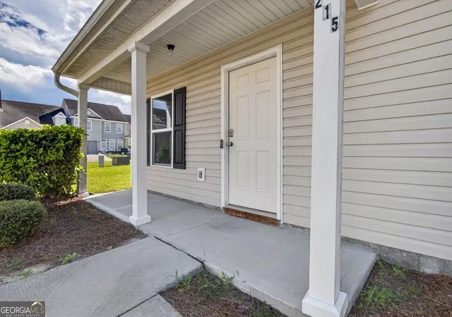 Photo 4 of Single family home for sale at 215 Barbour Ln, Hinesville, GA 31313 | MLS# 10850608 | Listing updated on 2026-10-06