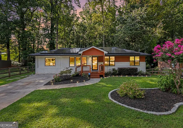 Photo 2 of Single family home for sale at 2596 Shetland Dr, Decatur, GA 30033 | MLS# 10831780 | Listing updated on 2026-09-22