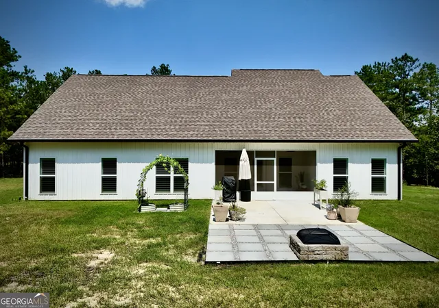 Photo 3 of Sale Pending at 637 Chieftain Trl, Dublin, GA 31021 | MLS# 10831141 | Listing updated on 2026-09-08