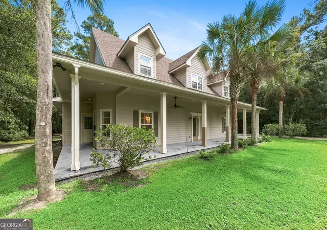 Photo 3 of Single family home for sale at 327 Marina Isle Dr, Woodbine, GA 31569 | MLS# 10844293 | Listing updated on 2026-09-25
