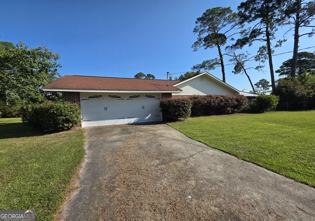 Photo 4 of Single family home for sale at 227 Colonial Dr, Baxley, GA 31513 | MLS# 10826199 | Listing updated on 2026-09-14