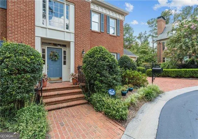 Photo 2 of Single family home for sale at 1951 Winchelsea Ct W, Atlanta, GA 30338 | MLS# 10871356 | Listing updated on 2026-10-26