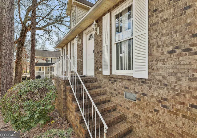 Photo 3 of Single family home for sale at 8039 Woods Ln, Jonesboro, GA 30236 | MLS# 10853459 | Listing updated on 2026-10-09