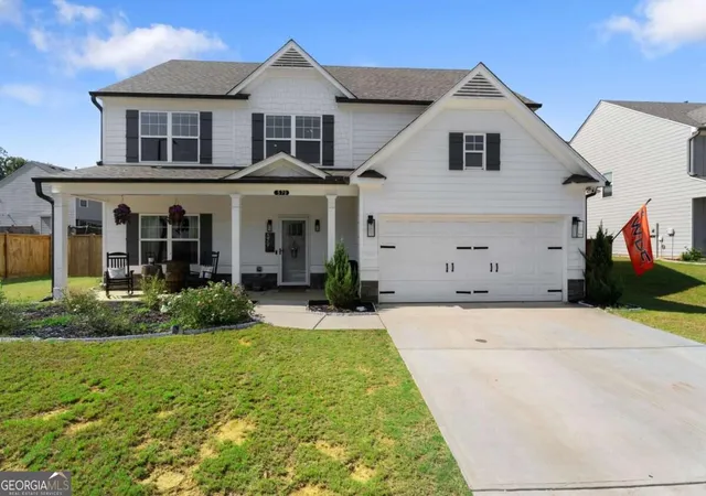 Photo 3 of Single family home for sale at 579 Edgemore Rd, Canton, GA 30114 | MLS# 10844686 | Listing updated on 2026-09-25