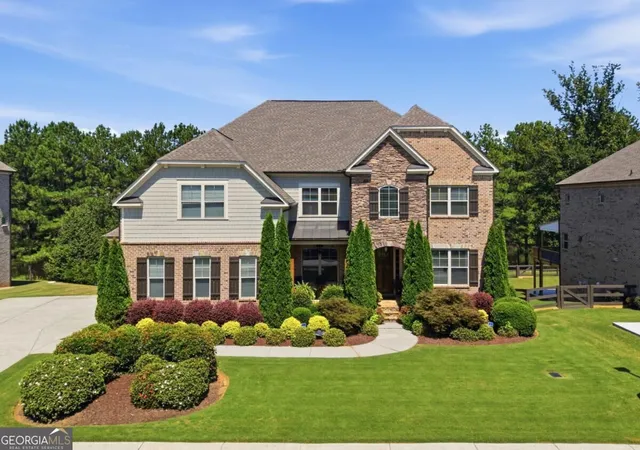 Photo 1 of Single family home for sale at 3825 Lakehurst Way, Cumming, GA 30040 | MLS# 10843714 | Listing updated on 2026-09-10