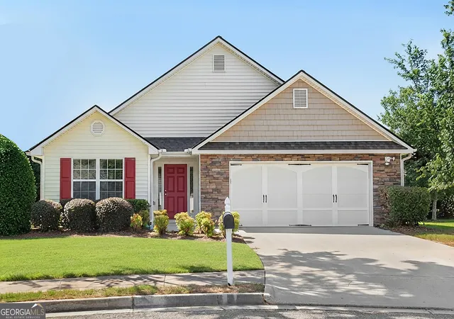 Photo 1 of Single family home for sale at 28 Bramble Ct, Jefferson, GA 30549 | MLS# 10836503 | Listing updated on 2026-09-22