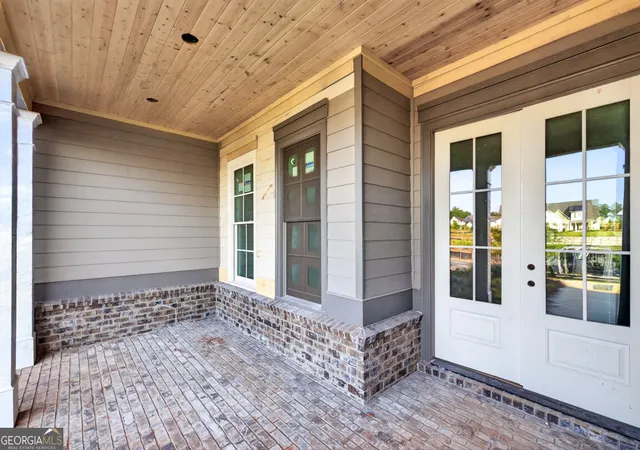 Photo 2 of Single family home for sale at 321 Lake Vista Dr, Statham, GA 30666 | MLS# 10838923 | Listing updated on 2026-09-14
