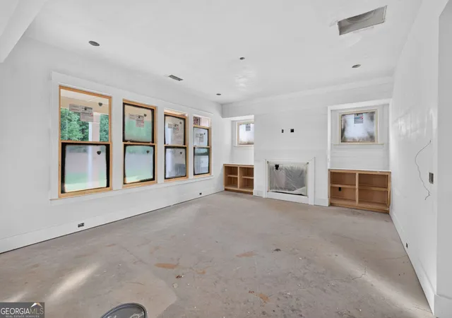 Photo 4 of Single family home for sale at 321 Lake Vista Dr, Statham, GA 30666 | MLS# 10838923 | Listing updated on 2026-09-14
