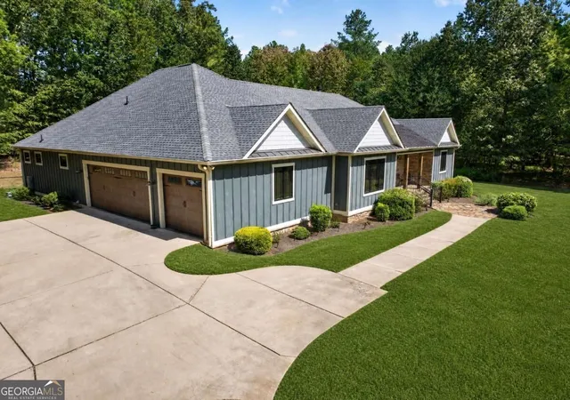Photo 4 of Single family home for sale at 151 Sinclair Cir, Eatonton, GA 31024 | MLS# 10843799 | Listing updated on 2026-09-10