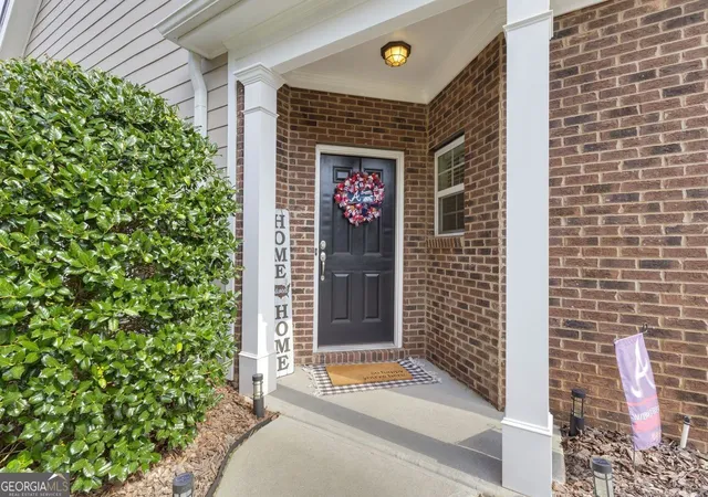 Photo 4 of Townhouse for sale at 172 Granite Way, Newnan, GA 30265 | MLS# 10843568 | Listing updated on 2026-09-10