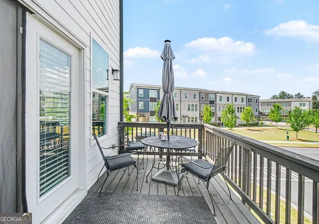 Photo 2 of Townhouse for sale at 1000 Taylor Ct, Acworth, GA 30102 | MLS# 10759176 | Listing updated on 2026-10-05