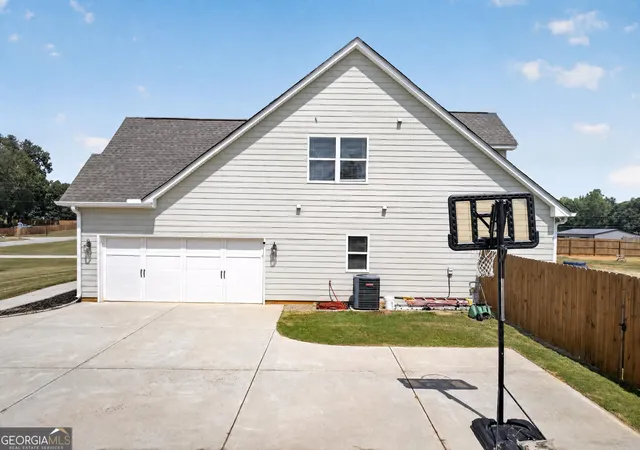 Photo 3 of Single family home for sale at 199 Thurmond Rd NE, Statham, GA 30666 | MLS# 10845381 | Listing updated on 2026-09-28
