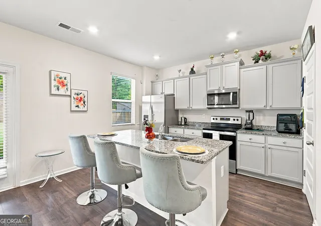 Photo 3 of Single family home for sale at 723 Millwood Dr, Dacula, GA 30019 | MLS# 10837019 | Listing updated on 2026-09-15