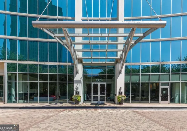 Photo 2 of Condo for sale at 3324 Peachtree Rd Ne #2804, Atlanta, GA 30326 | MLS# 10852558 | Listing updated on 2026-10-08