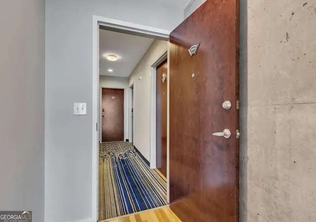 Listing Photo 5 - Condo for sale in building located at 3324 Peachtree Rd Ne, Atlanta, GA 30326 - Unit #2804