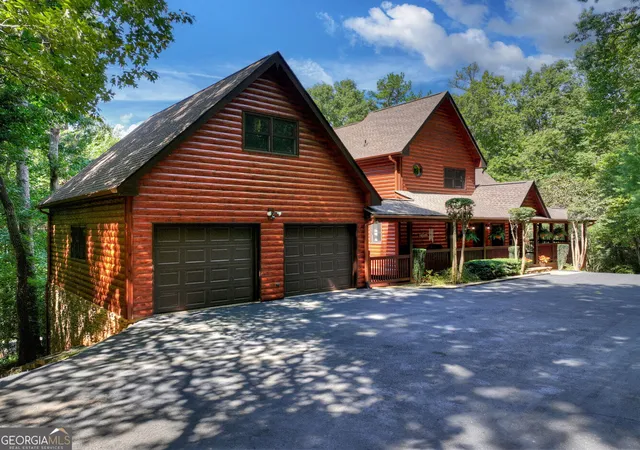 Photo 3 of Sale Pending at 2975 Mountain Tops Rd, Blue Ridge, GA 30513 | MLS# 10828423 | Listing updated on 2026-09-17