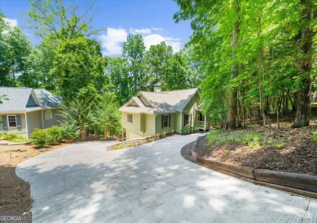 Photo 3 of Single family home for sale at 3410 Banks Mountain Pl, Gainesville, GA 30506 | MLS# 10830381 | Listing updated on 2026-10-08