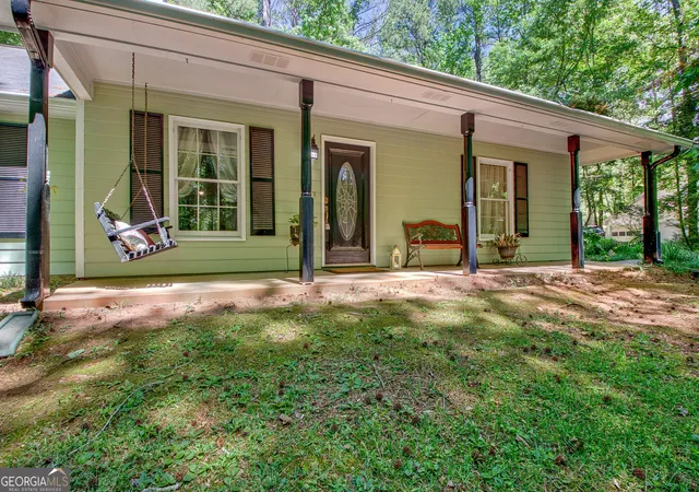 Photo 2 of Single family home for sale at 175 Ashley Crk Dr, Newnan, GA 30263 | MLS# 10769175 | Listing updated on 2026-09-20