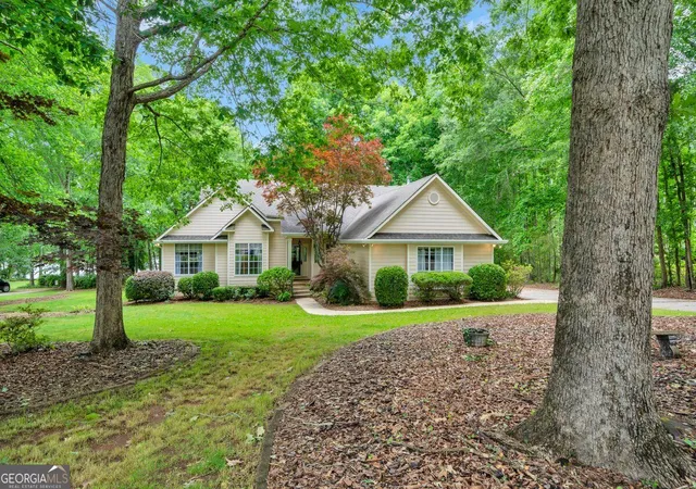 Photo 2 of Single family home for sale at 65 Pointe View Ct, Jackson, GA 30233 | MLS# 10880536 | Listing updated on 2026-10-28