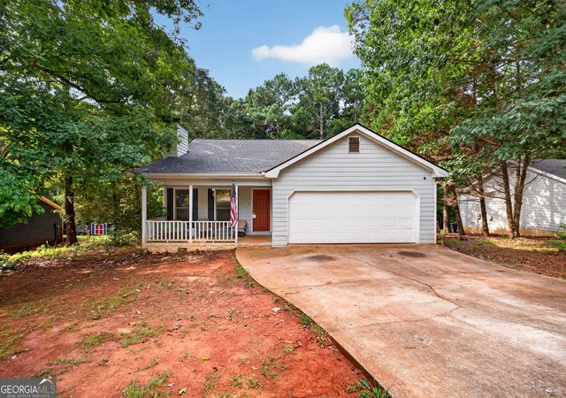 Photo 2 of Single family home for sale at 125 Willow Shls Dr, Covington, GA 30016 | MLS# 10839690 | Listing updated on 2026-09-17