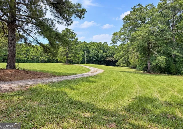 Photo 2 of Single family home for sale at 725 Musgrove Rd, Griffin, GA 30223 | MLS# 10786453 | Listing updated on 2026-09-13