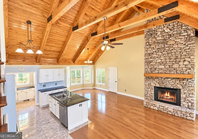 Photo 3 of Single family home for sale at 725 Musgrove Rd, Griffin, GA 30223 | MLS# 10786453 | Listing updated on 2026-09-13