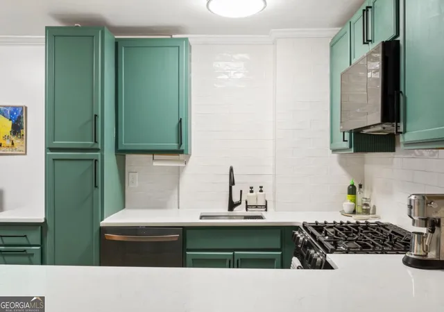 Photo 3 of Condo for sale at 870 Glendale Ter Ne #3, Atlanta, GA 30308 | MLS# 10764648 | Listing updated on 2026-09-29