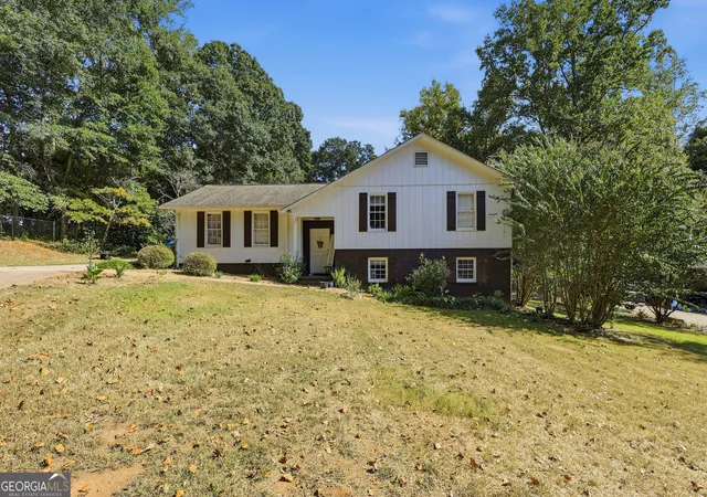 Photo 2 of Single family home for sale at 69 Forest Hl Ct, Commerce, GA 30529 | MLS# 10844816 | Listing updated on 2026-10-08