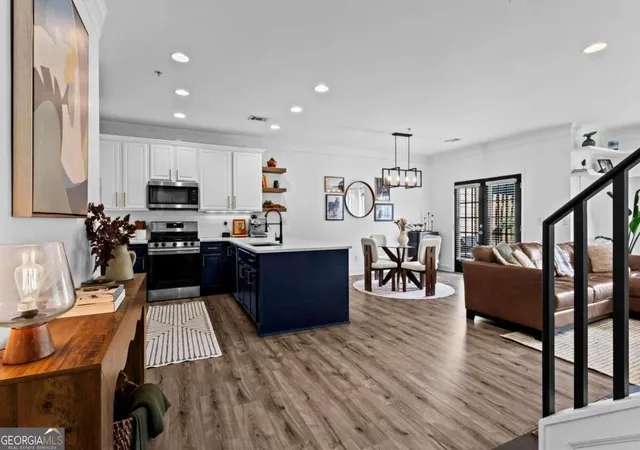 Photo 3 of Townhouse for sale at 305 Glen Ivy, Marietta, GA 30062 | MLS# 10843073 | Listing updated on 2026-09-10