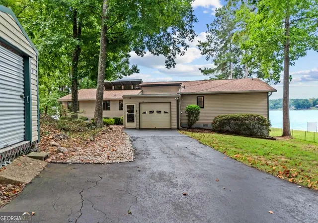 Photo 3 of Sale Pending at 126 Bourbon Point, Eatonton, GA 31024 | MLS# 10838351 | Listing updated on 2026-09-10