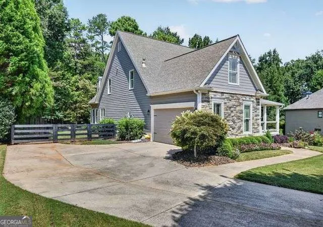 Photo 2 of Single family home for sale at 4760 Green Summers Dr, Cumming, GA 30028 | MLS# 10841704 | Listing updated on 2026-10-27