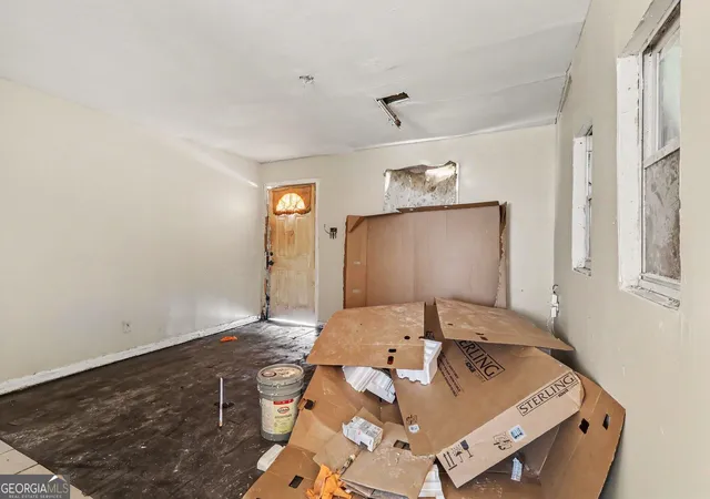 Photo 2 of Single family home for sale at 1005 Regis Rd SE, Atlanta, GA 30315 | MLS# 10843914 | Listing updated on 2026-09-11