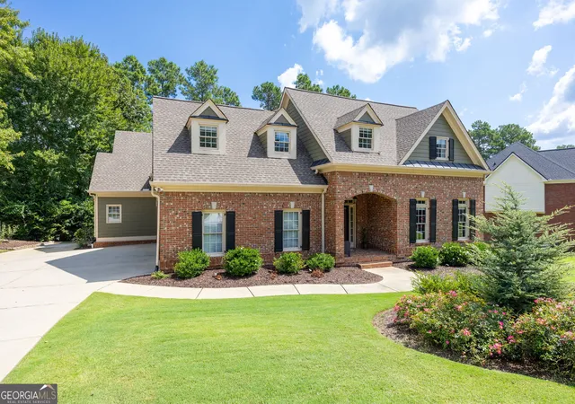 Photo 2 of Single family home for sale at 333 Golf Crest Dr, Acworth, GA 30101 | MLS# 10832100 | Listing updated on 2026-09-11