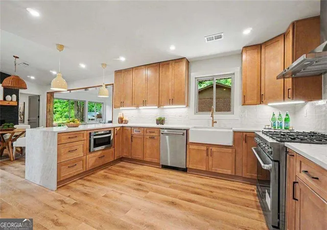 Photo 1 of Single family home for sale at 2700 Hawaii Ct, Decatur, GA 30033 | MLS# 10817830 | Listing updated on 2026-09-17