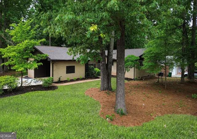 Photo 2 of Single family home for sale at 2700 Hawaii Ct, Decatur, GA 30033 | MLS# 10817830 | Listing updated on 2026-09-17