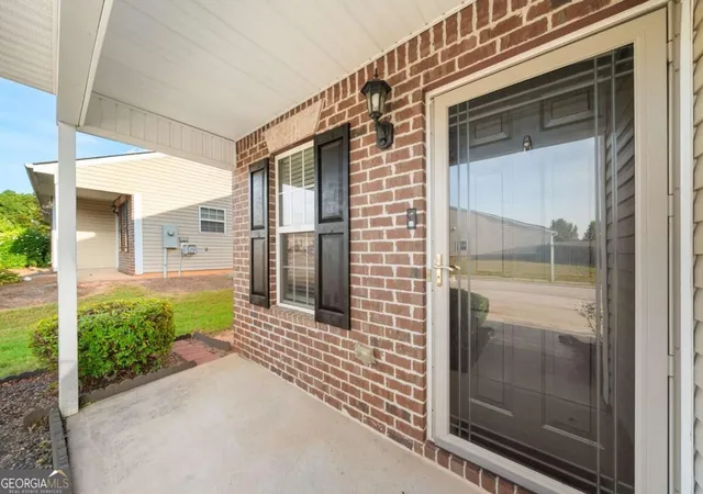 Photo 3 of Single family home for sale at 1514 Louise Anderson Dr, Griffin, GA 30224 | MLS# 10848026 | Listing updated on 2026-09-18
