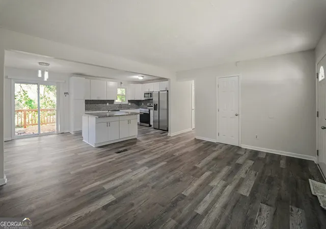 Photo 3 of Single family home for sale at 3021 Lakeridge Dr SE, Conyers, GA 30094 | MLS# 10851833 | Listing updated on 2026-10-07