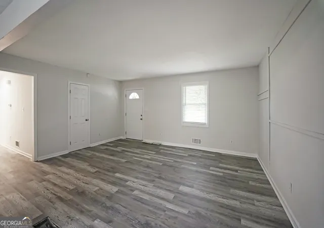 Photo 4 of Single family home for sale at 3021 Lakeridge Dr SE, Conyers, GA 30094 | MLS# 10851833 | Listing updated on 2026-10-07