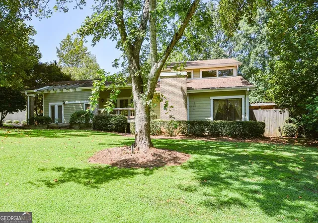 Photo 2 of Single family home for sale at 6838 Springwood Dr, Douglasville, GA 30135 | MLS# 10840082 | Listing updated on 2026-09-15