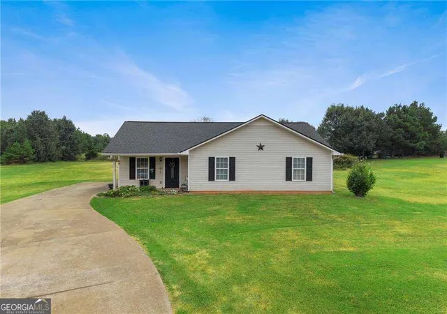 Photo 2 of Single family home for sale at 56 Stonegate Dr, Cedartown, GA 30125 | MLS# 10842022 | Listing updated on 2026-10-08
