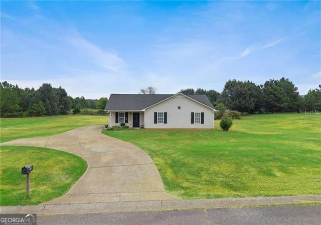 Photo 3 of Single family home for sale at 56 Stonegate Dr, Cedartown, GA 30125 | MLS# 10842022 | Listing updated on 2026-10-08
