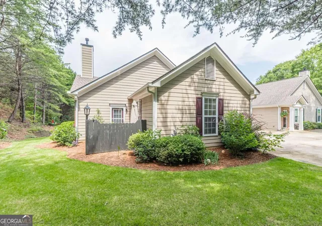 Photo 2 of Townhouse for sale at 1132 Camry Cir, Dallas, GA 30157 | MLS# 10841303 | Listing updated on 2026-09-08