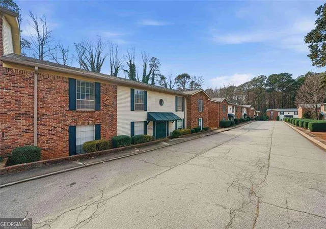 Photo 1 of Condo for sale at 5506 Kingsport Dr, Sandy Springs, GA 30342 | MLS# 10838248 | Listing updated on 2026-09-02
