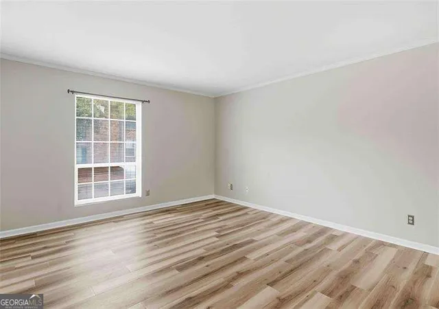 Photo 3 of Condo for sale at 5506 Kingsport Dr, Atlanta, GA 30342 | MLS# 10838248 | Listing updated on 2026-10-16