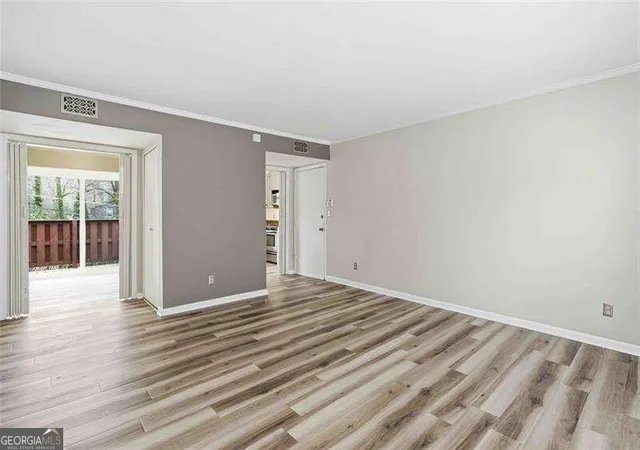 Photo 4 of Condo for sale at 5506 Kingsport Dr, Atlanta, GA 30342 | MLS# 10838248 | Listing updated on 2026-10-16